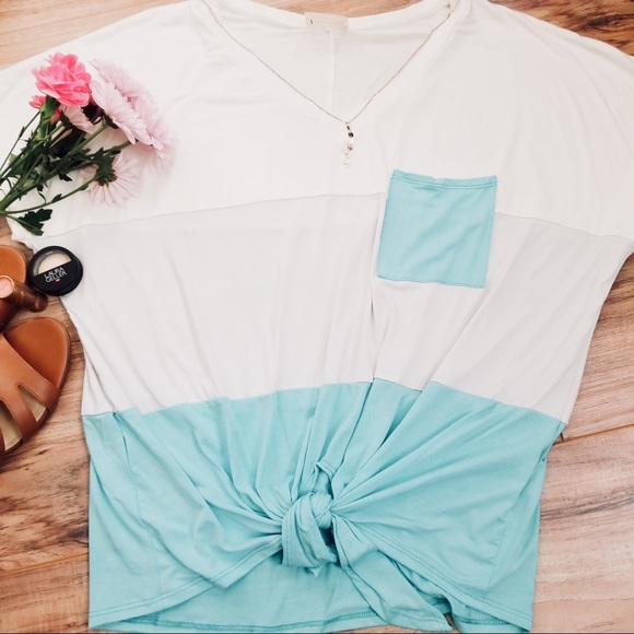 S🅾️LD OUT Color Block V-Neck Front Knot Tee - Picture 2 of 4